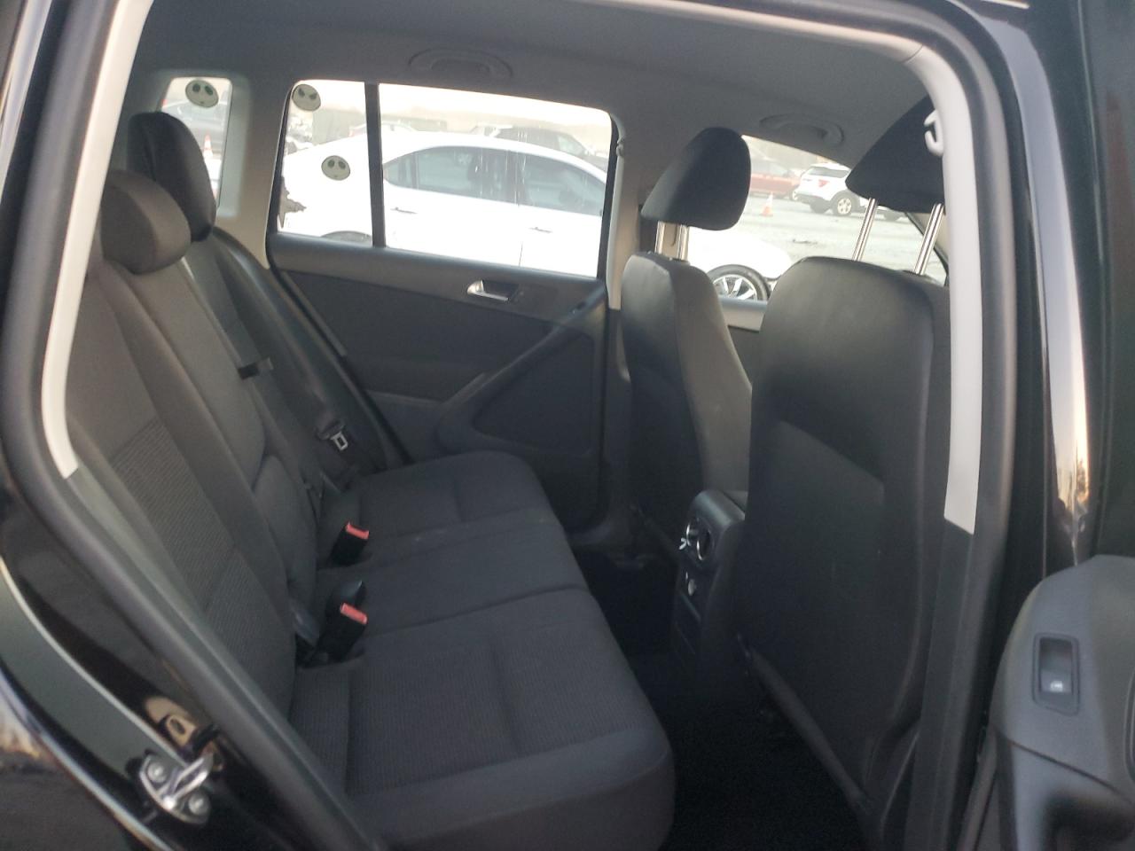 2015 Volkswagen Tiguan S VIN: WVGAV7AX0FW582631 Lot: 92193485