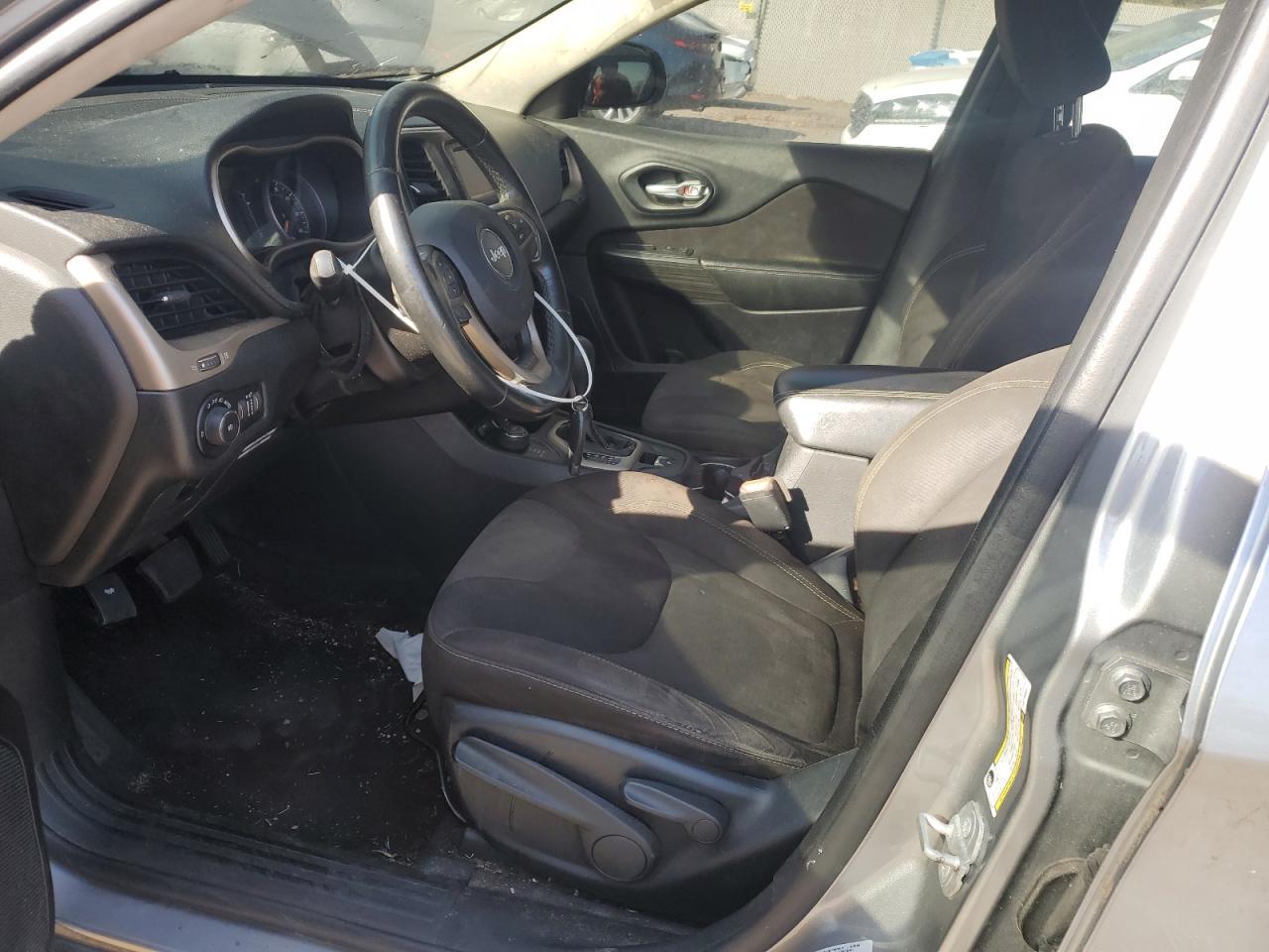 2015 Jeep Cherokee Latitude VIN: 1C4PJMCB1FW715343 Lot: 91993955