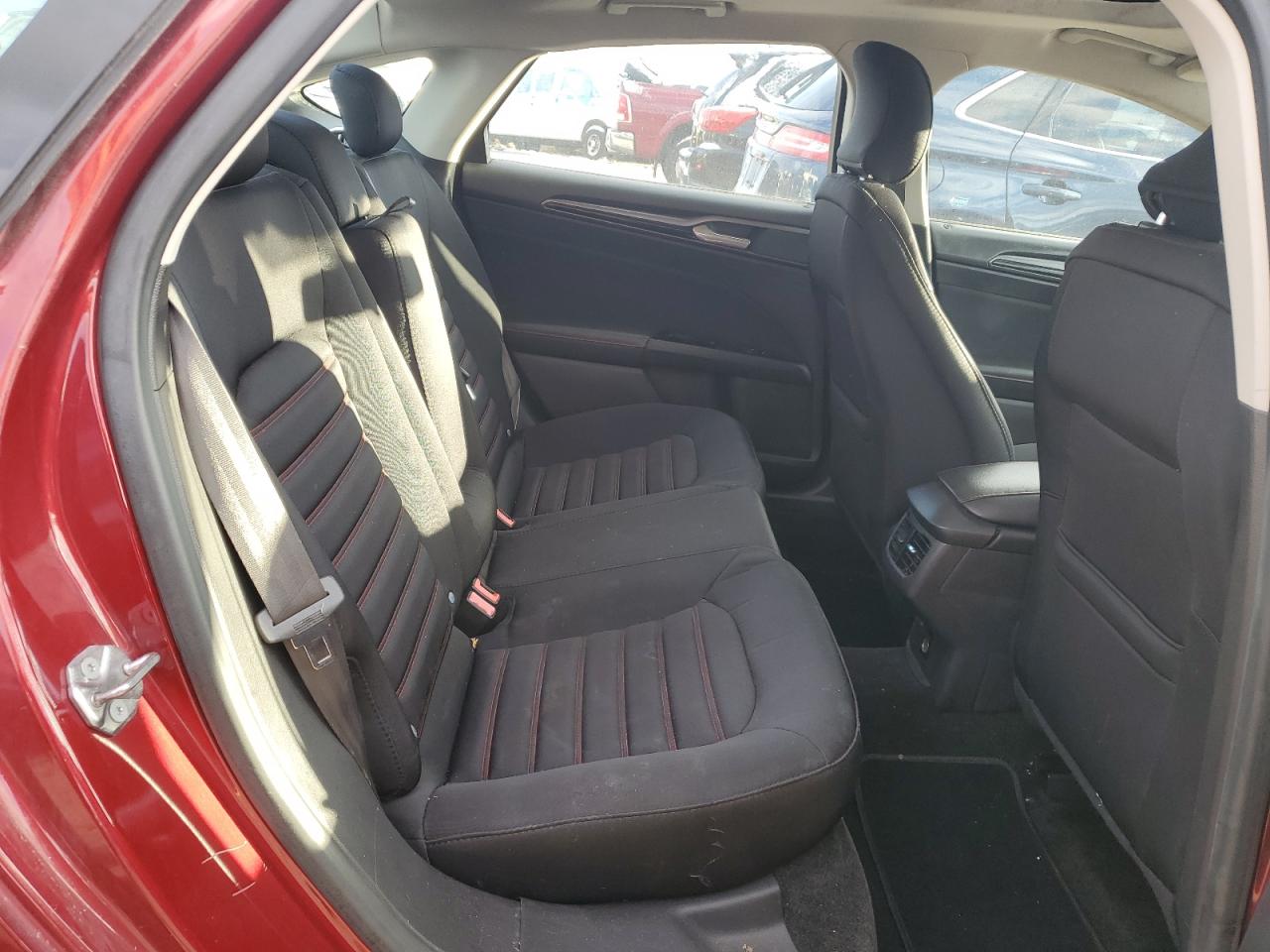 2015 Ford Fusion Se VIN: 3FA6P0H78FR237440 Lot: 92552125