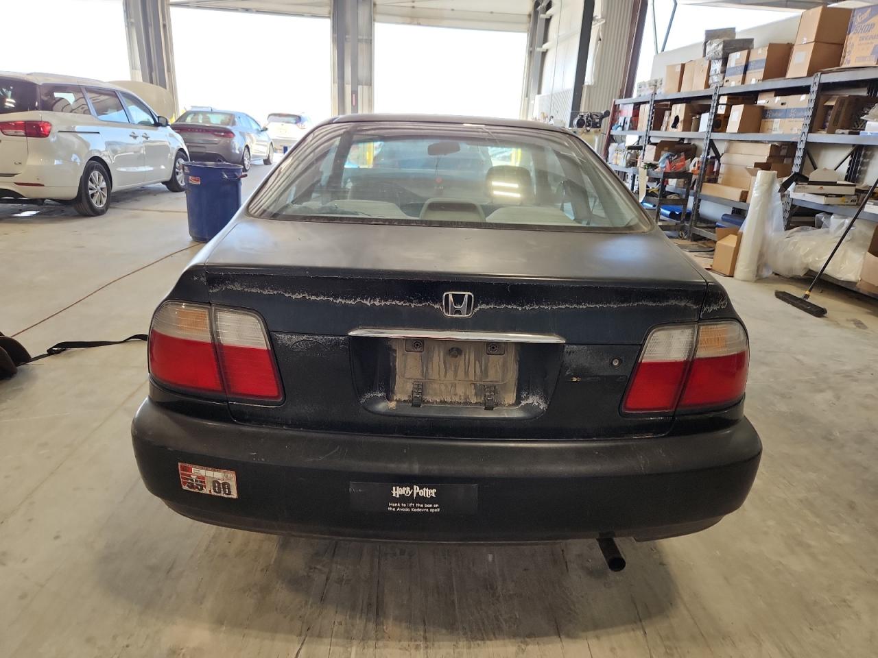 1996 Honda Accord Lx VIN: 1HGCD7234TA039823 Lot: 92165155