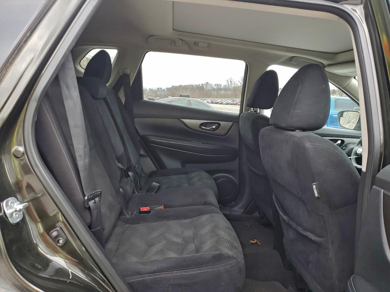 2015 Nissan Rogue S VIN: 5N1AT2MV1FC852843 Lot: 94444645