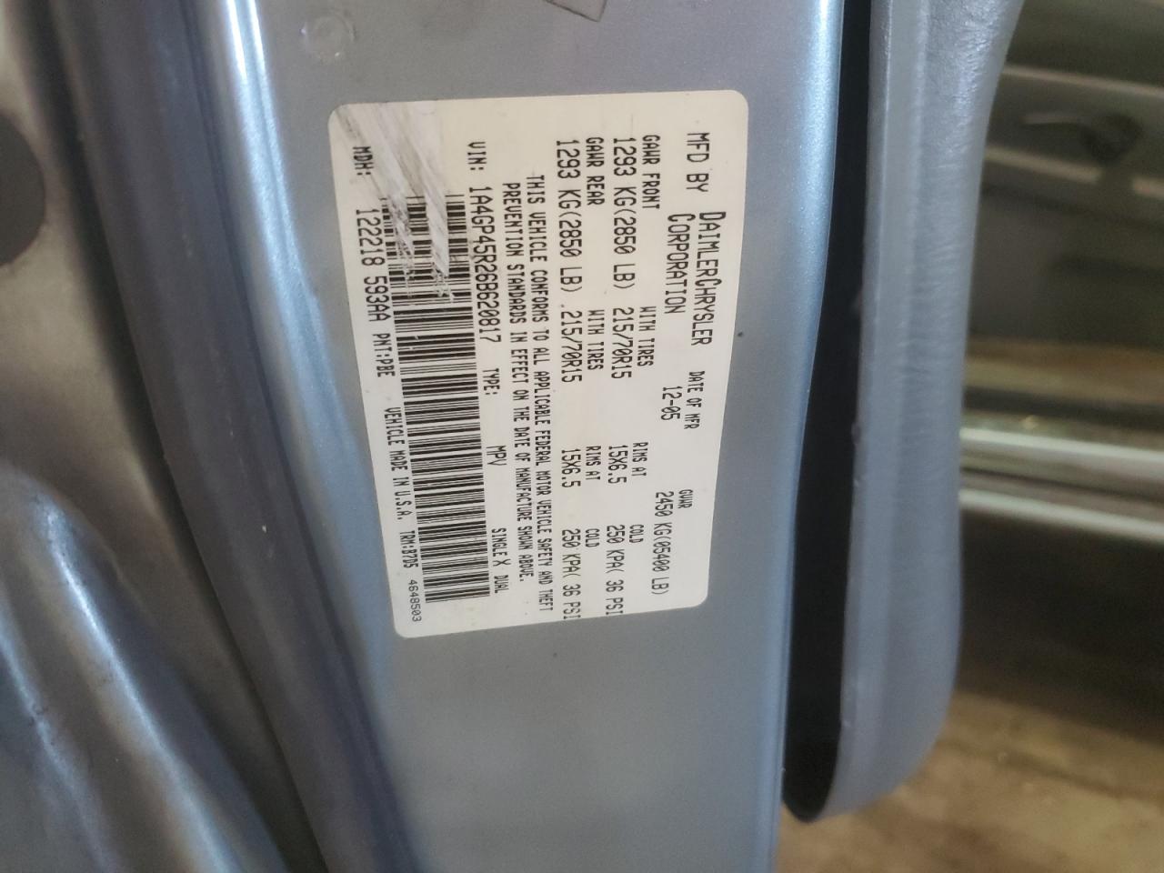 2006 Chrysler Town & Country VIN: 1A4GP45R26B620817 Lot: 92077055