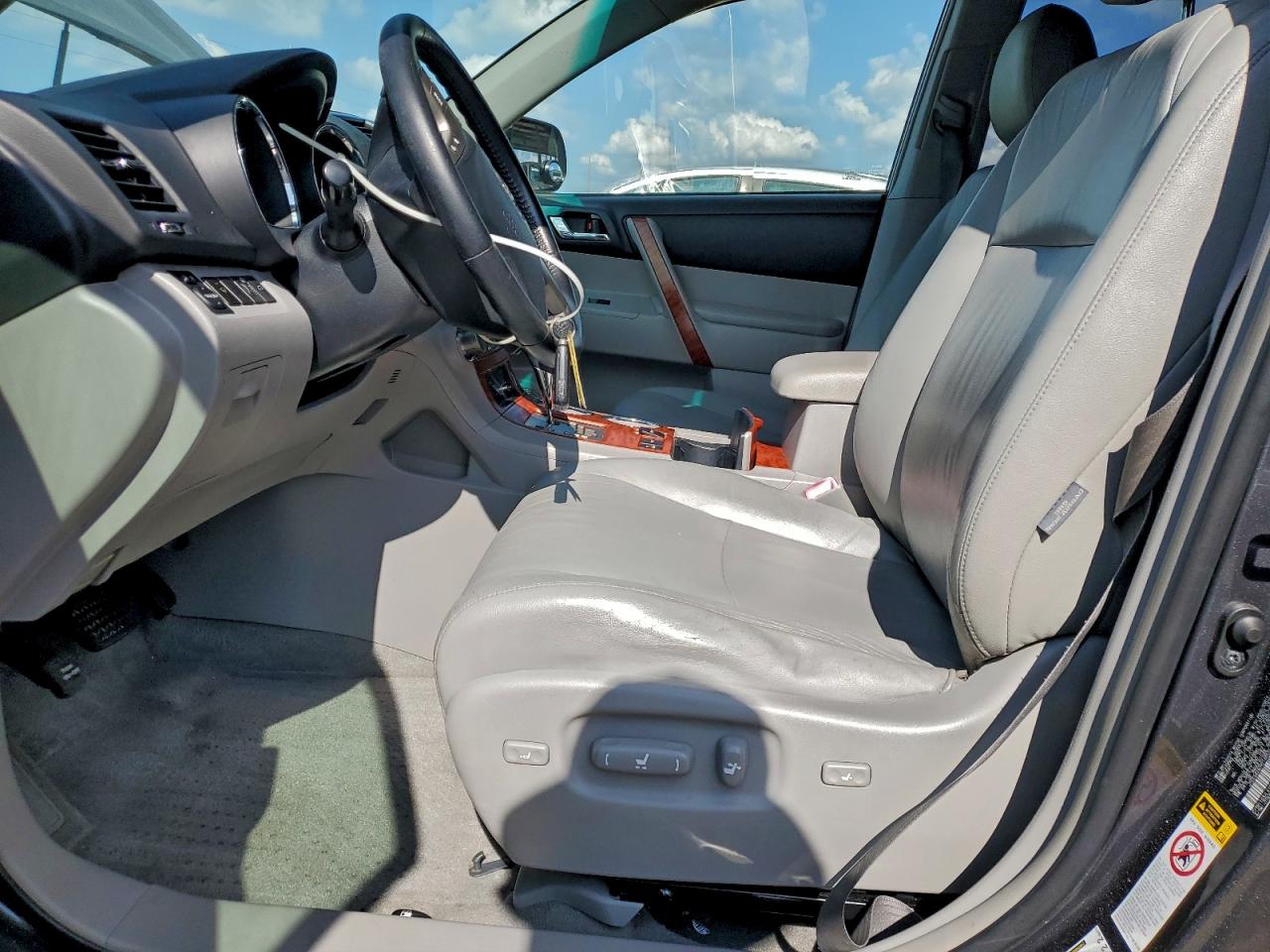 2009 Toyota Highlander Limited VIN: JTEES42A092148532 Lot: 94432275