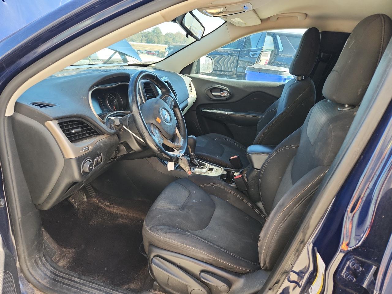 2016 Jeep Cherokee Latitude VIN: 1C4PJLCBXGW233949 Lot: 91675755