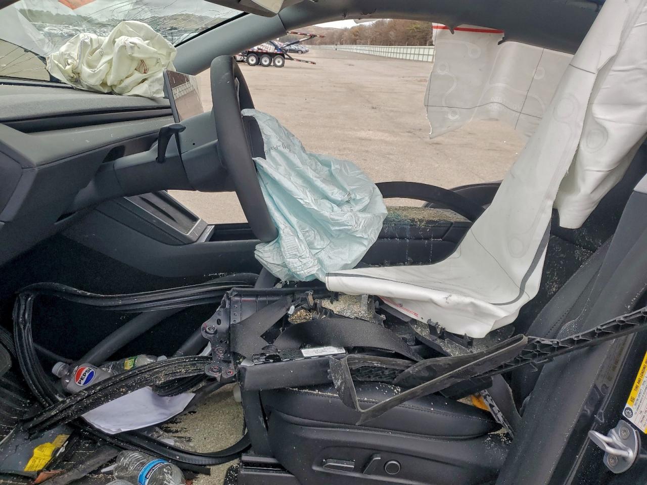 2026 Tesla Model Y VIN: 7SAYGDED1TA436539 Lot: 93946475