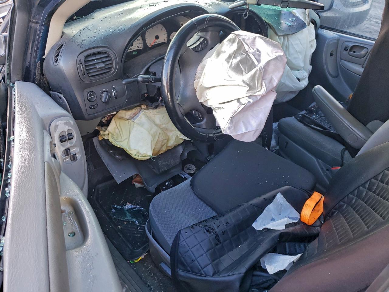 2005 Dodge Caravan Sxt VIN: 1D4GP45R05B323679 Lot: 94542935