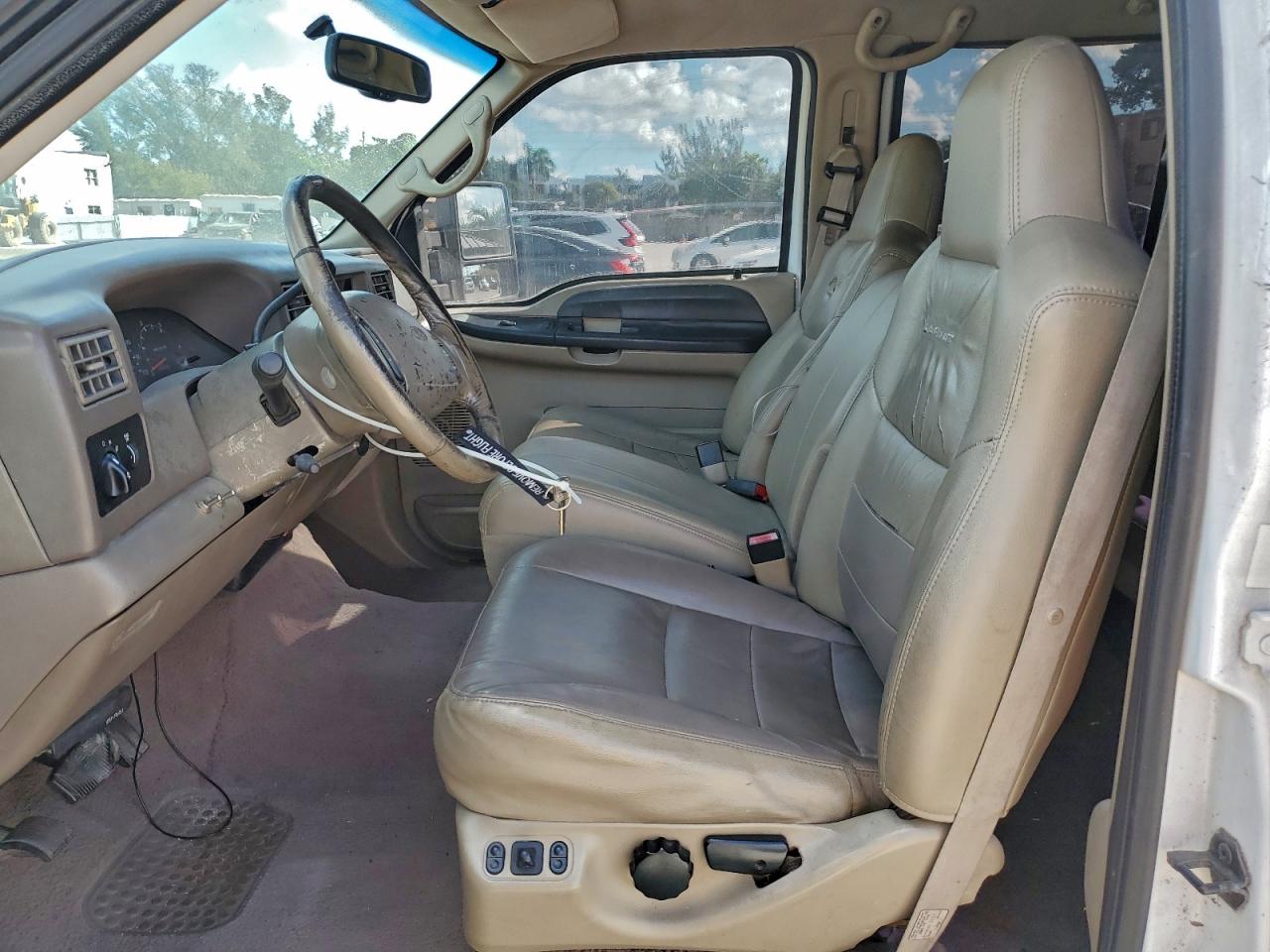 2000 Ford F350 Srw Super Duty VIN: 1FTSW31F6YEA93763 Lot: 93537605