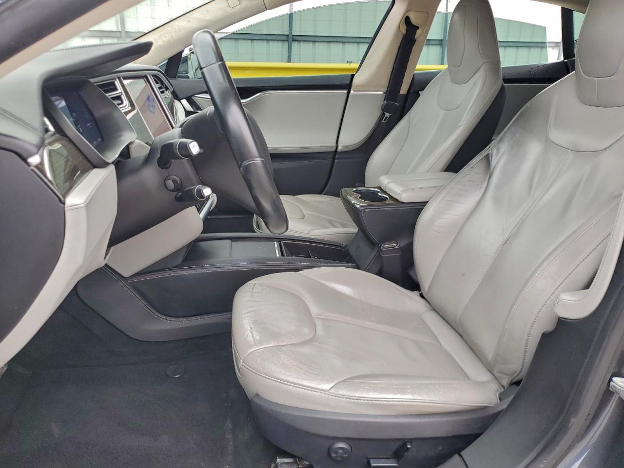 2015 Tesla Model S 85D VIN: 5YJSA1H21FFP74561 Lot: 94565865