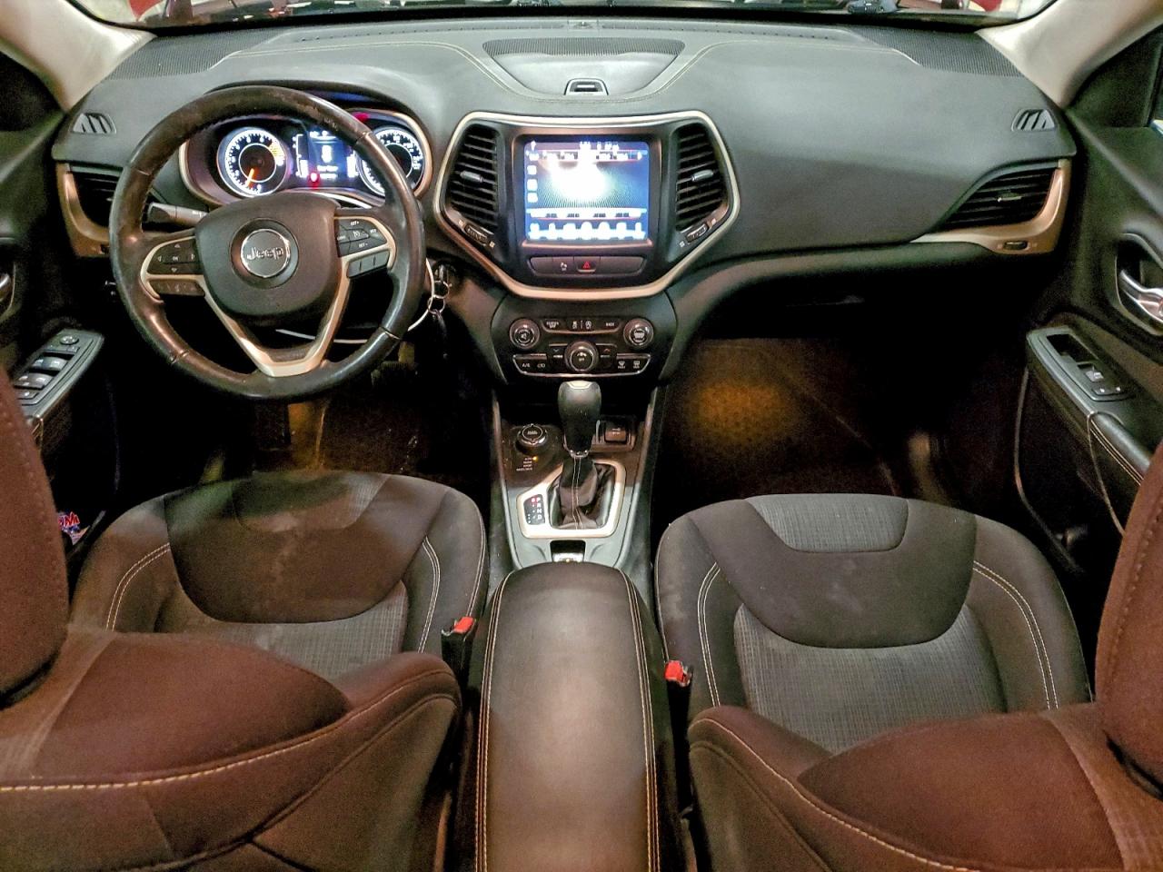 2016 Jeep Cherokee Latitude VIN: 1C4PJMCS3GW215945 Lot: 94505255