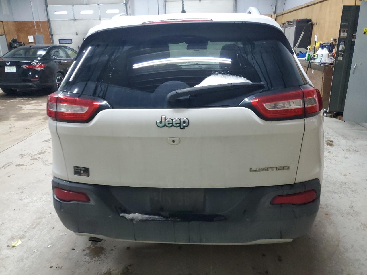 2015 Jeep Cherokee Limited VIN: 1C4PJLDB8FW592164 Lot: 92981525