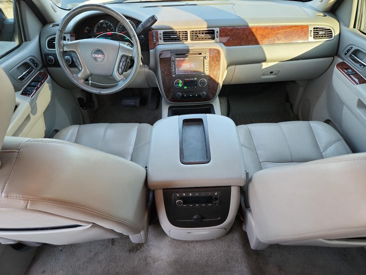 2014 GMC Yukon Slt VIN: 1GKS2CE02ER236945 Lot: 92738125