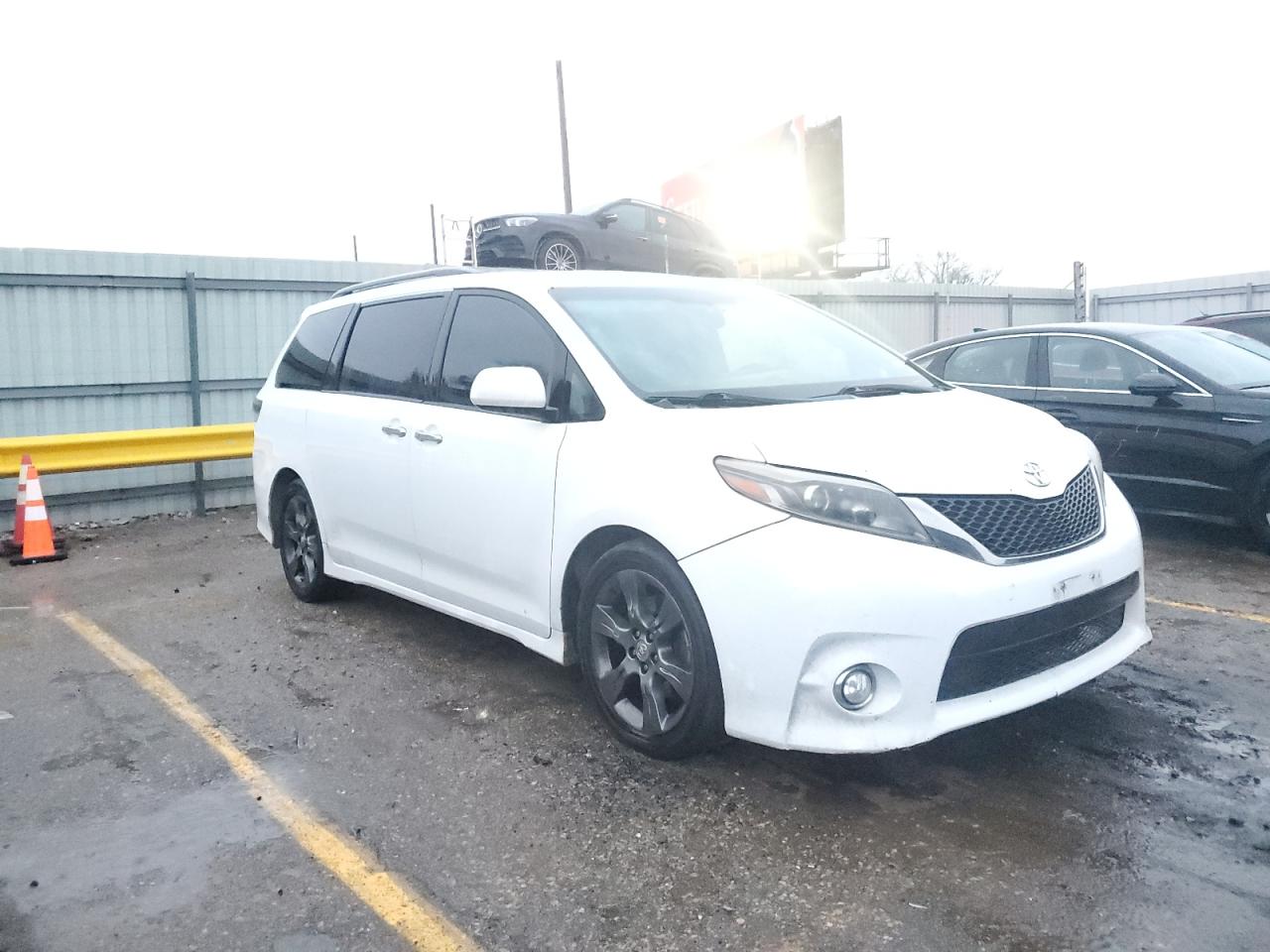 2016 Toyota Sienna Se VIN: 5TDXK3DC0GS731288 Lot: 93032065