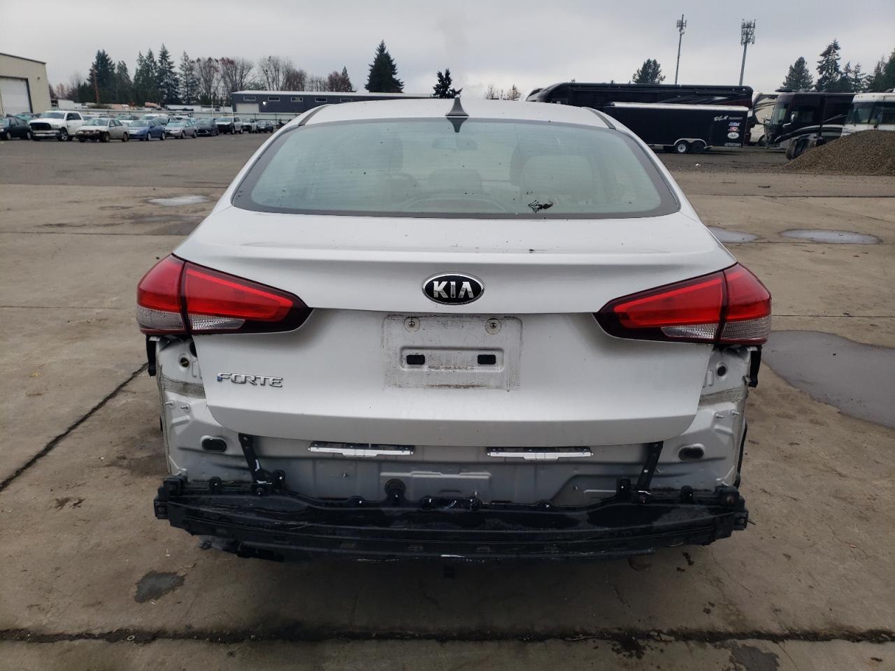 2018 Kia Forte Lx VIN: 3KPFK4A77JE233390 Lot: 93326605
