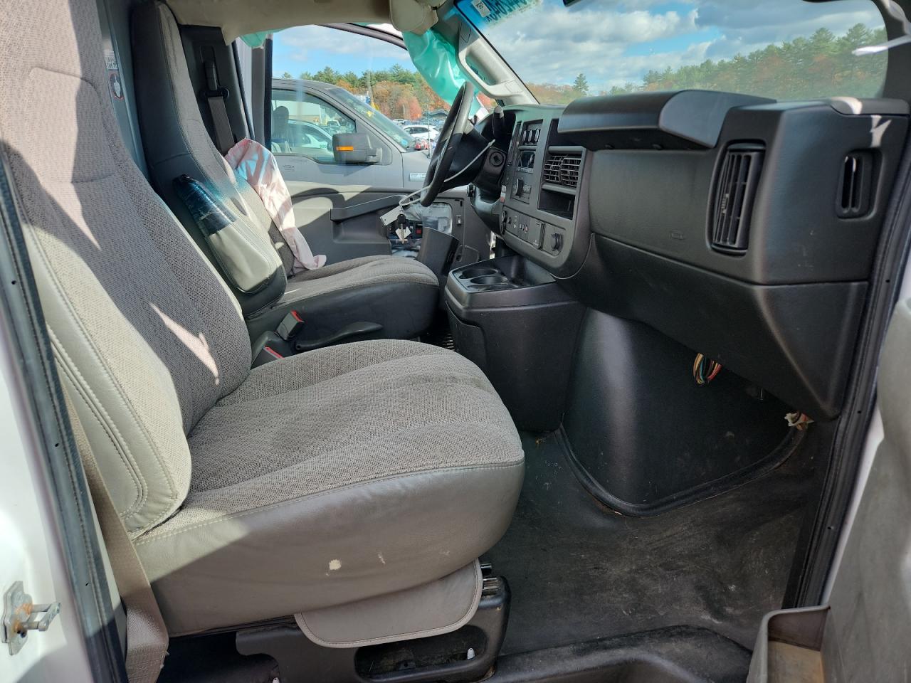 2018 Chevrolet Express G2500 VIN: 1GCWGAFGXJ1344849 Lot: 90442645