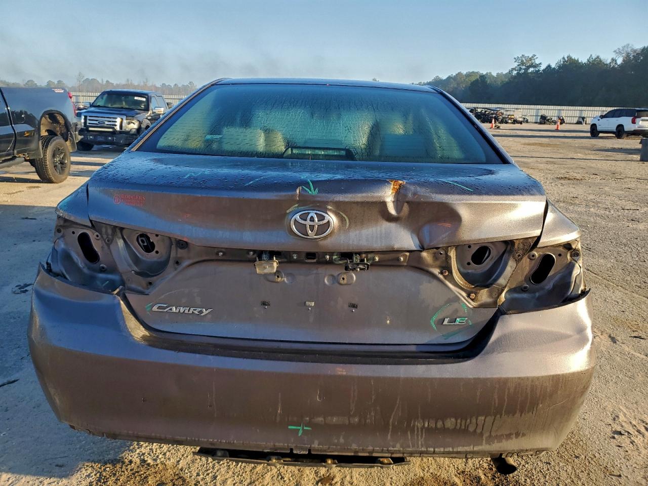 2015 Toyota Camry Le VIN: 4T1BF1FK7FU888233 Lot: 94036575