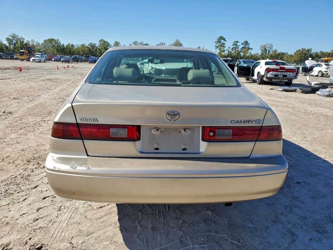 1999 Toyota Camry Le VIN: JT2BG22K0X0301305 Lot: 92480845