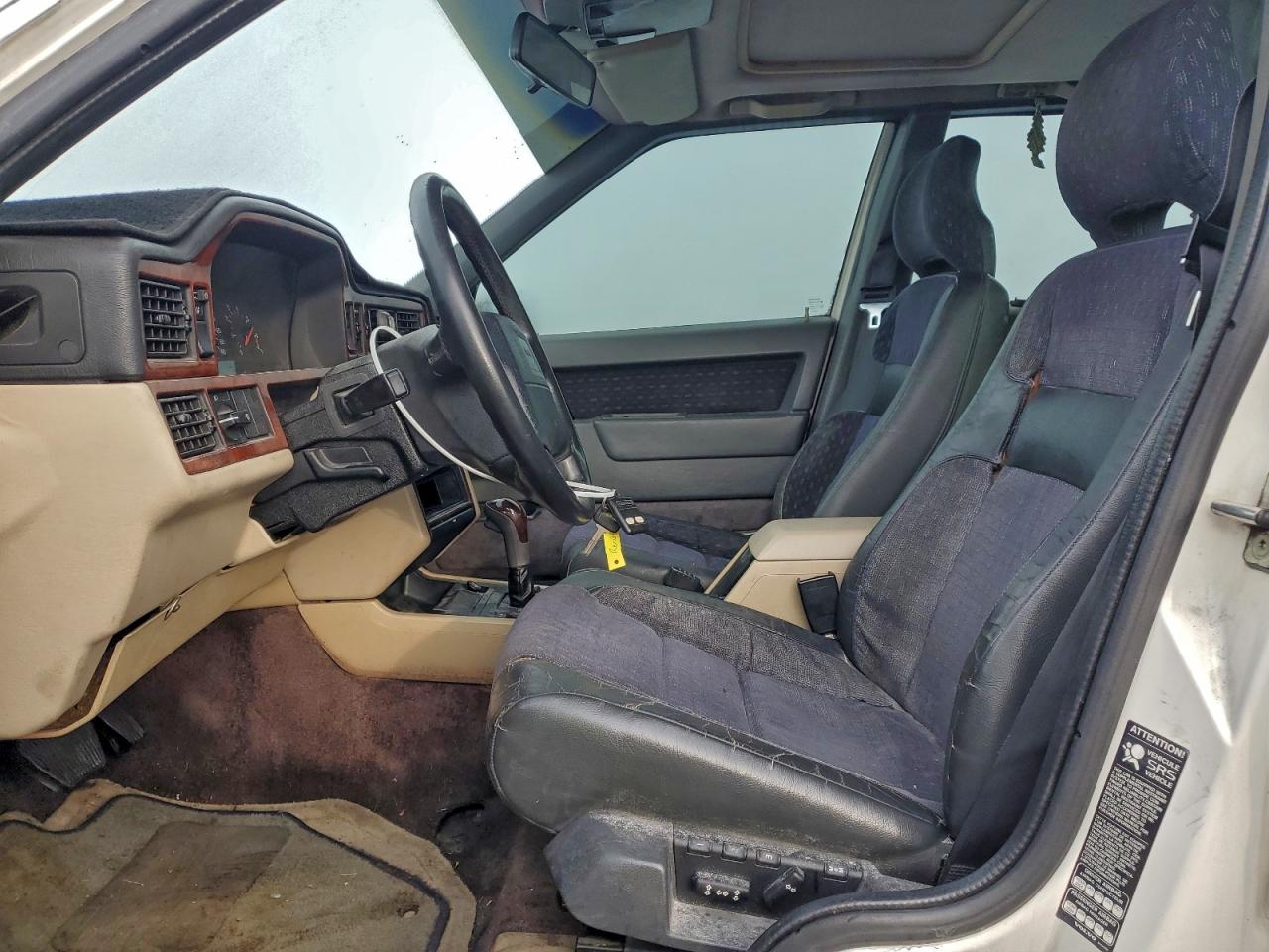 1994 Volvo 850 VIN: YV1LS5717R2122871 Lot: 94511485