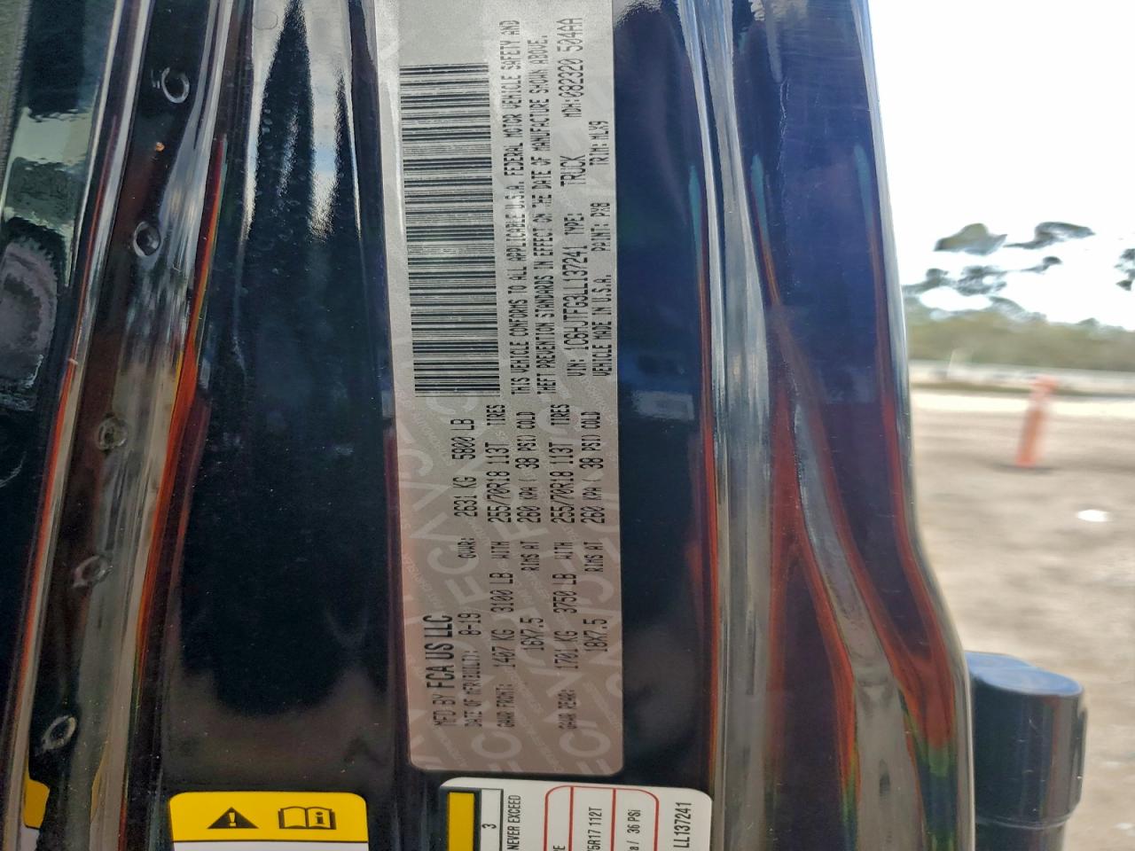 2020 Jeep Gladiator Overland VIN: 1C6HJTFG3LL137241 Lot: 93919805