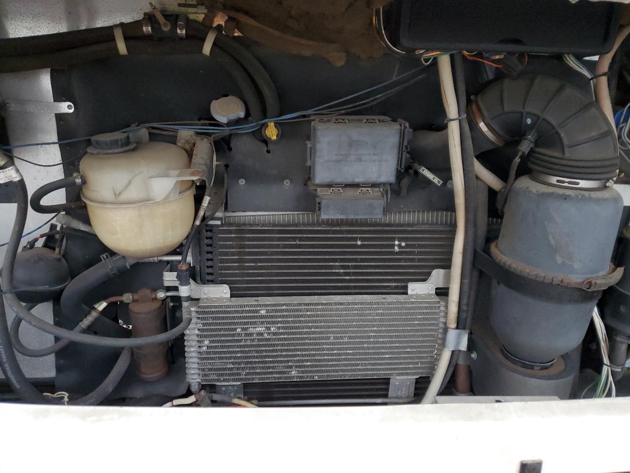 1999 Ford F550 Super Duty Stripped Chassis VIN: 3FCLF53S3XJA04896 Lot: 90401765