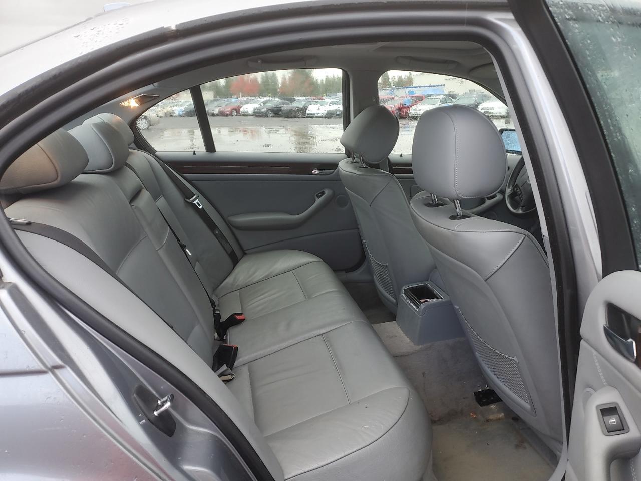 2004 BMW 325 I VIN: WBAEV33414KR35882 Lot: 91925855