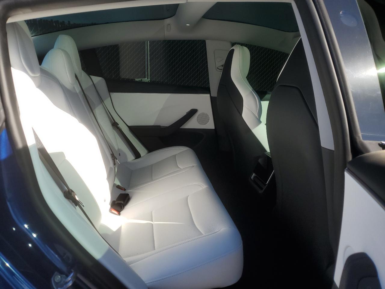 2025 Tesla Model 3 VIN: 5YJ3E1ET2SF063130 Lot: 92362455