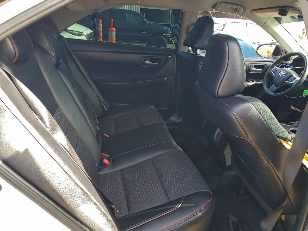 2015 Toyota Camry Le VIN: 4T1BF1FK1FU042437 Lot: 94341905