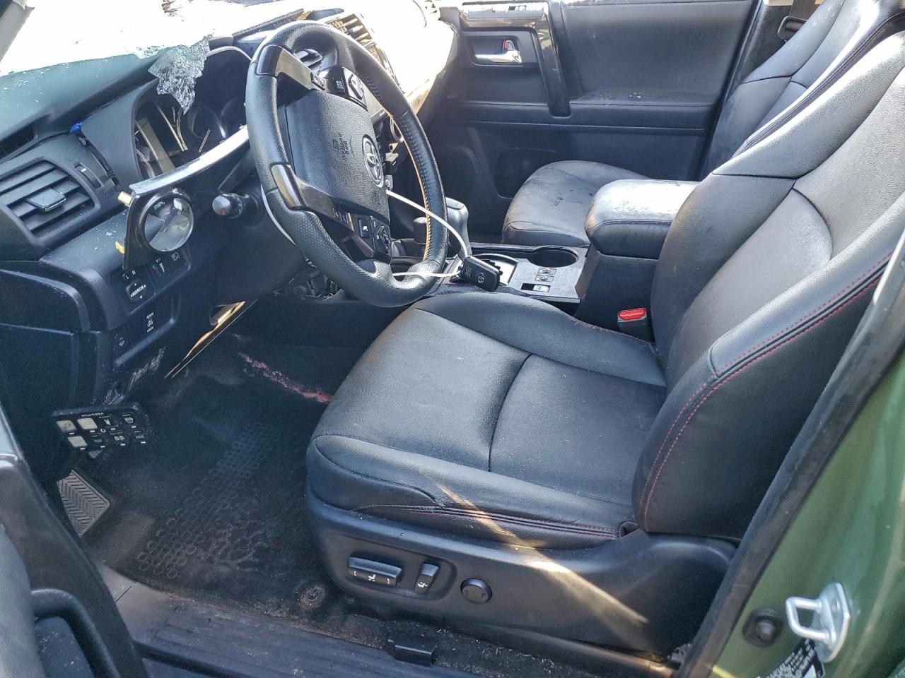 2020 Toyota 4Runner Sr5/Sr5 Premium VIN: JTEBU5JR6L5759858 Lot: 93681655