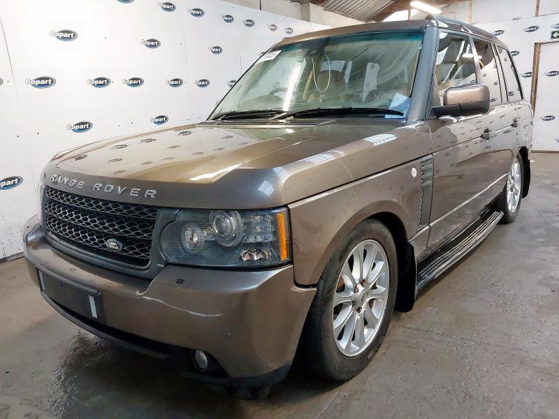 2011 LAND ROVER RANGE ROVER 4.4 TDV8 VOGUE 4DR AUTO for sale at Copart BELFAST