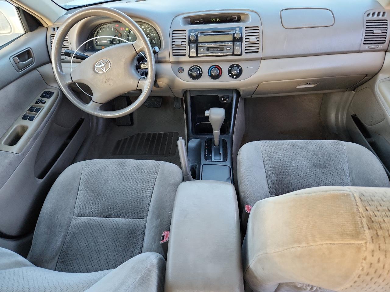 2004 Toyota Camry Le VIN: 4T1BF32K44U073065 Lot: 93306095