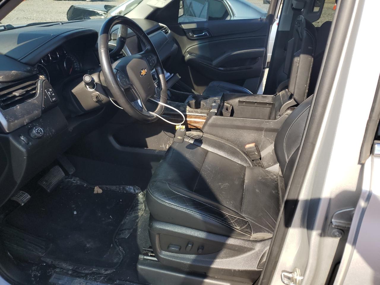 2019 Chevrolet Suburban C1500 Lt VIN: 1GNSCHKC1KR302327 Lot: 91648635