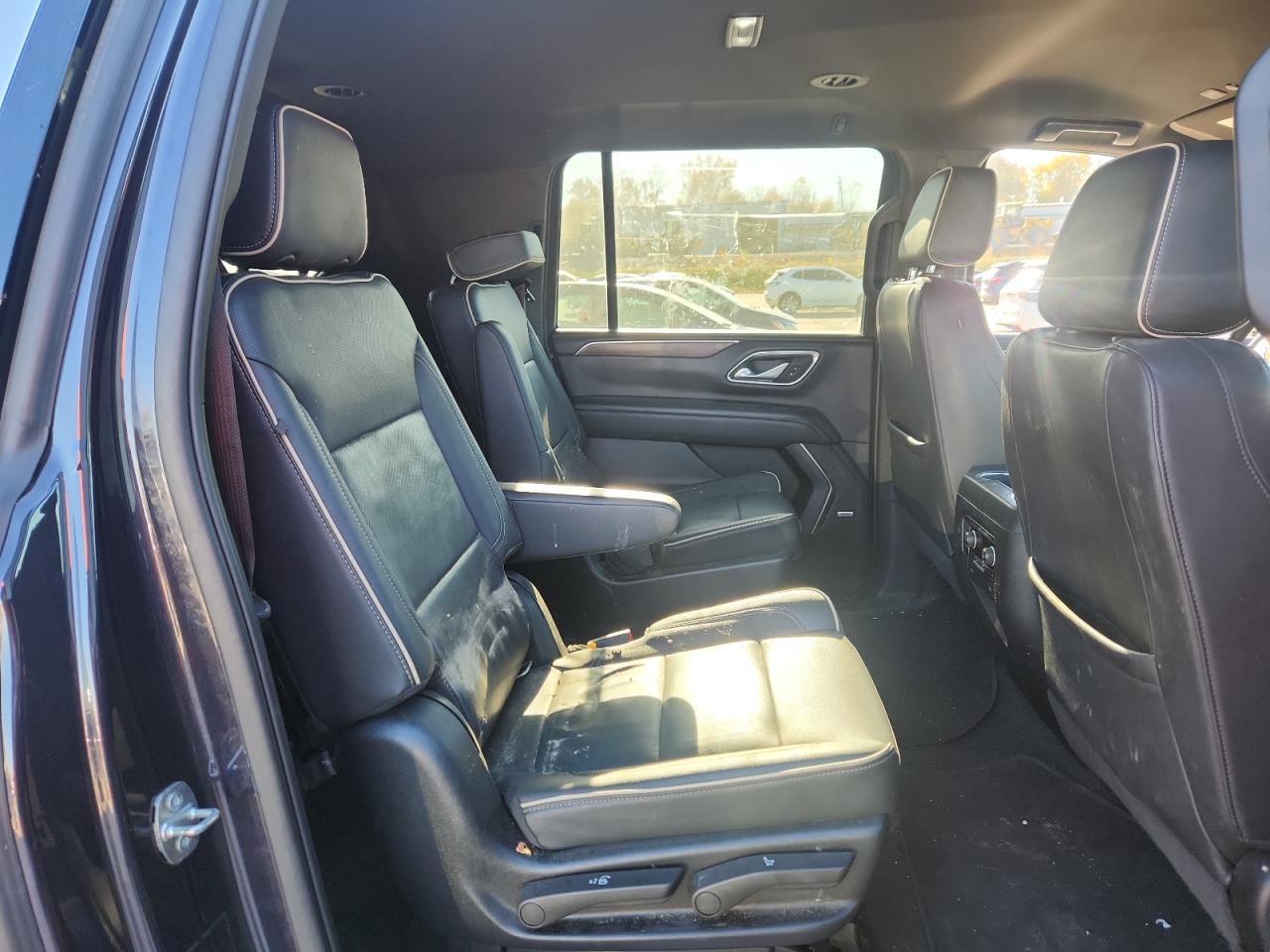 2022 Chevrolet Suburban K1500 Premier VIN: 1GNSKFKD9NR199436 Lot: 91583635