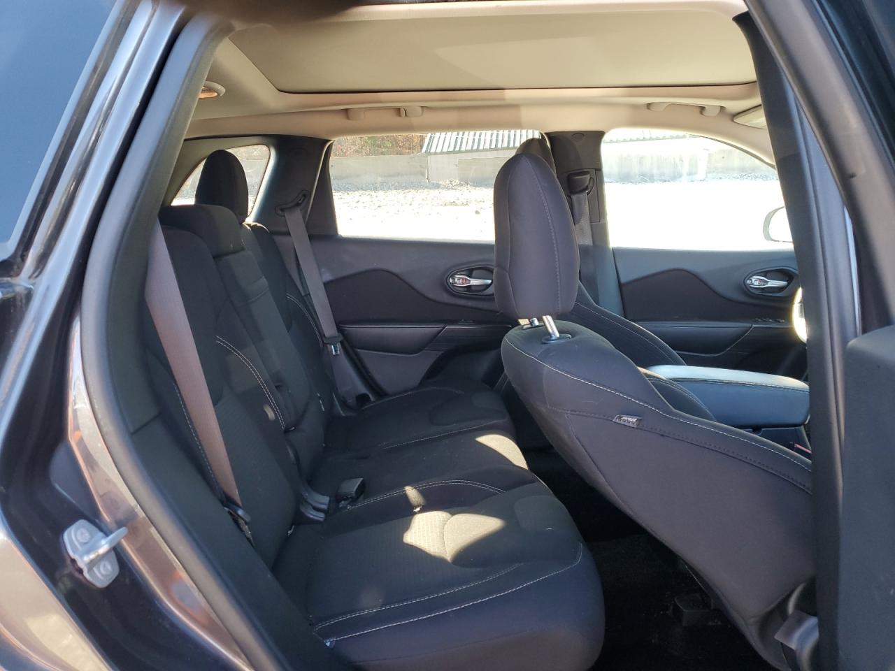 2016 Jeep Cherokee Latitude VIN: 1C4PJMCS9GW119219 Lot: 91113925