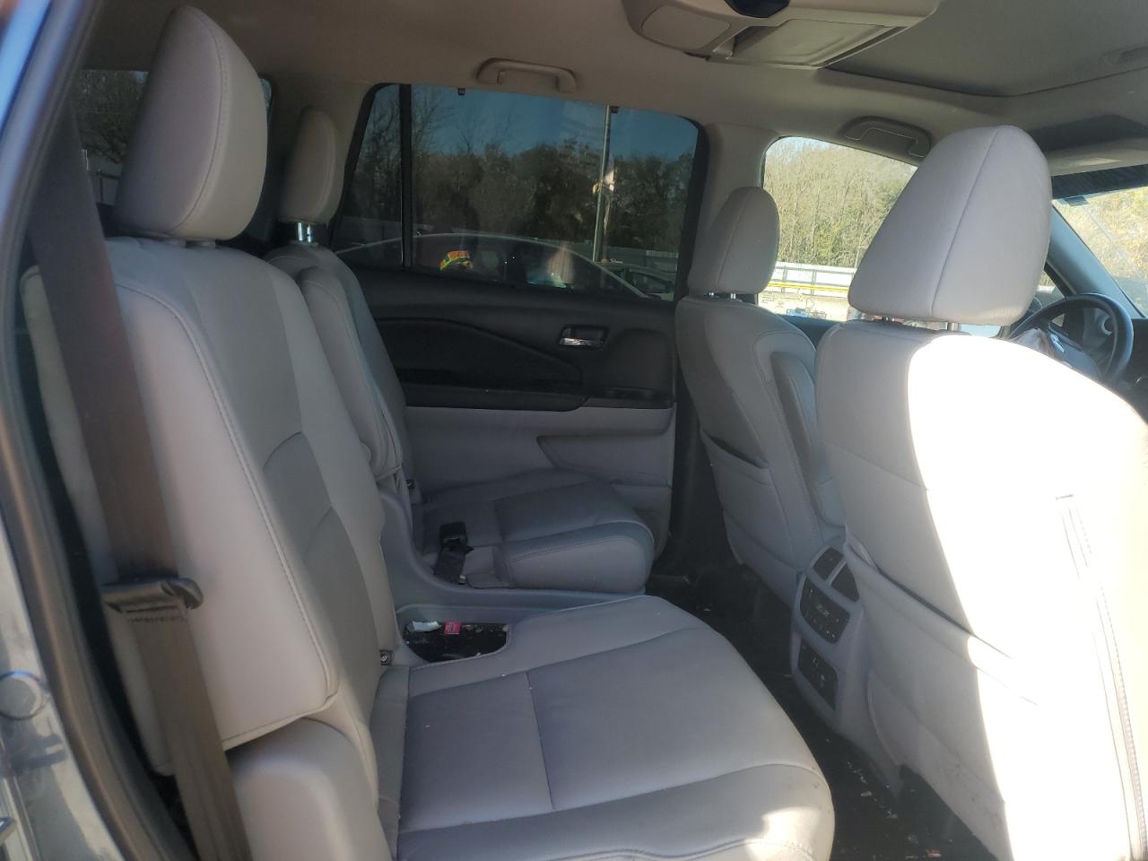 2019 Honda Pilot Touring VIN: 5FNYF5H61KB000214 Lot: 92208005