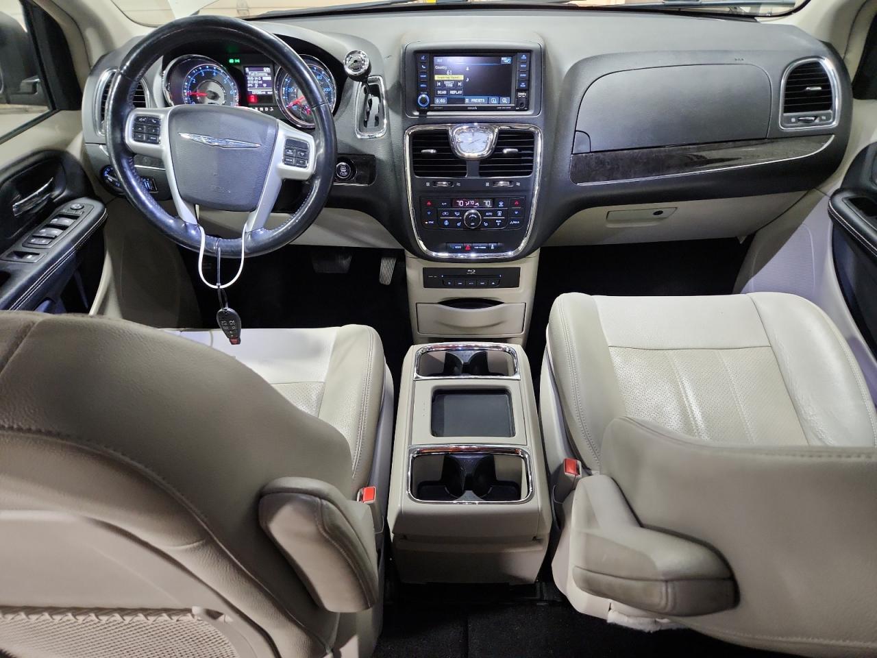 2015 Chrysler Town & Country Touring L VIN: 2C4RC1CG2FR507008 Lot: 92587335