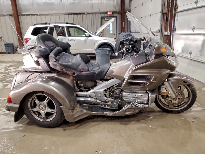 2004 HONDA GL1800    for sale at Copart WI - APPLETON