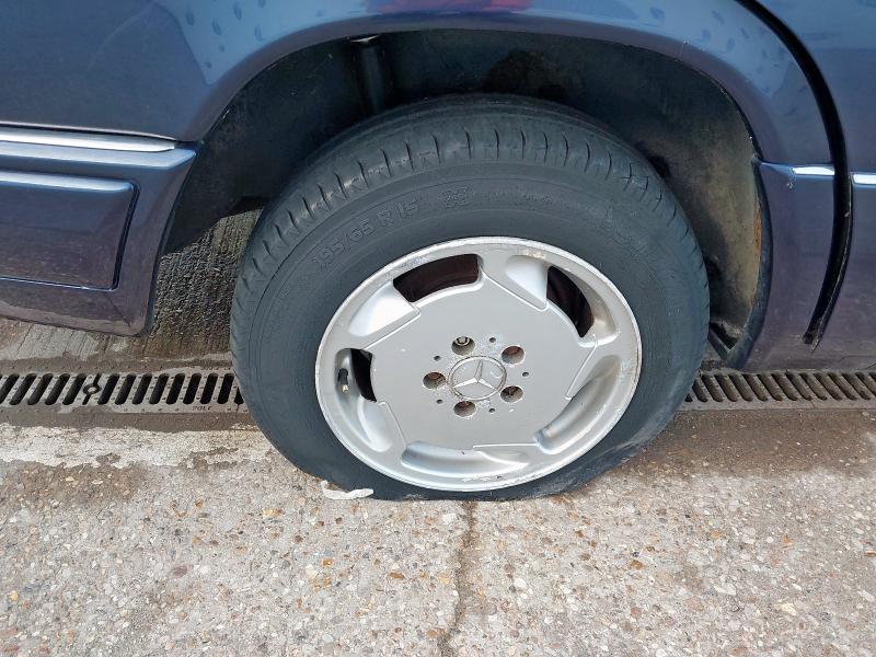 1995 MERCEDES BENZ E CLASS