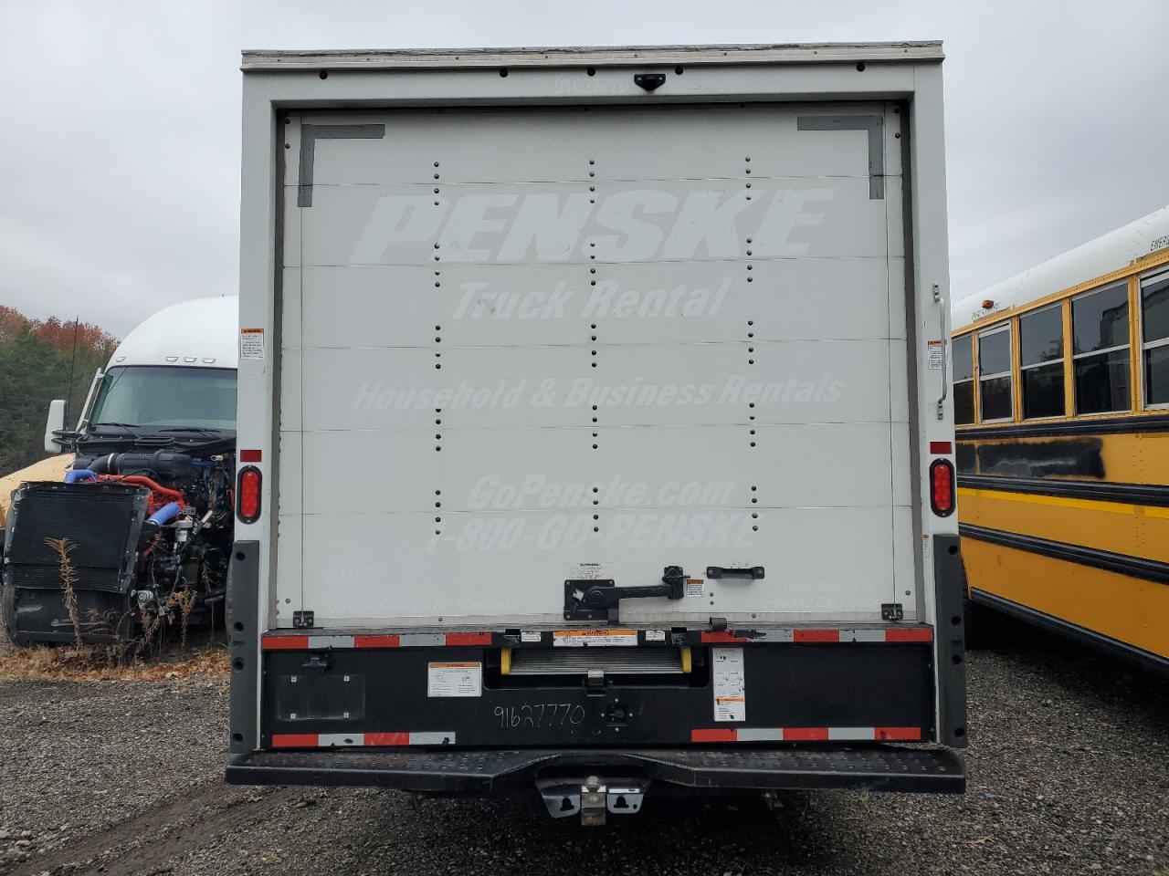 2022 GMC Savana Cut - Box Truck VIN: 7GZ37TC73NN009534 Lot: 93229125