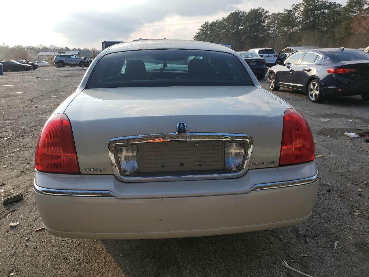2006 Lincoln Town Car Signature VIN: 1LNHM81V46Y645207 Lot: 92916765