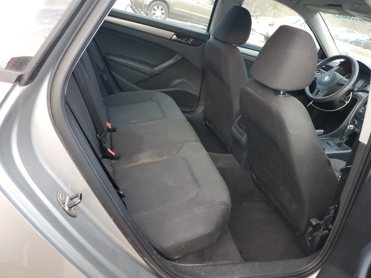 2012 Volkswagen Passat S VIN: 1VWAP7A30CC017883 Lot: 92393895