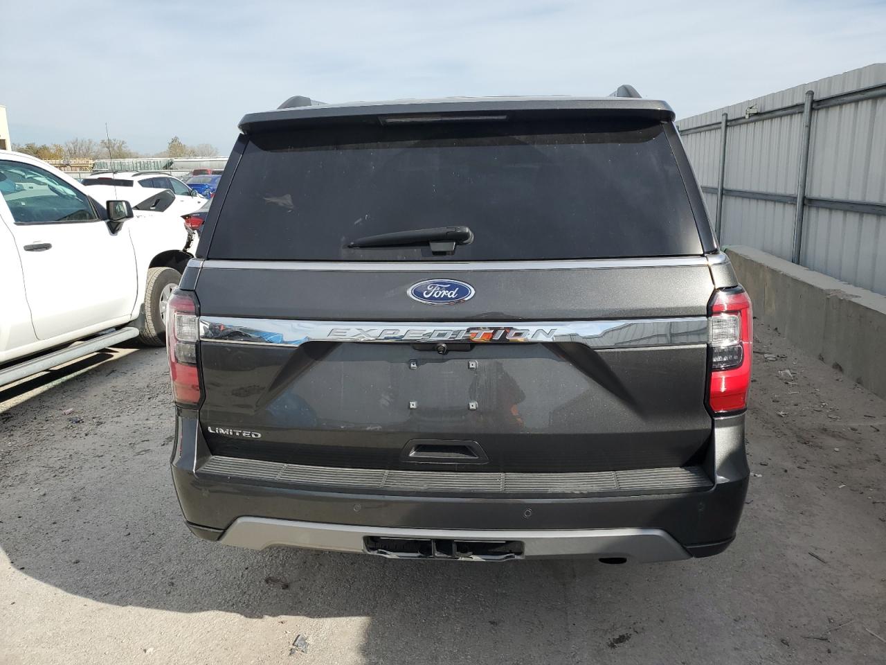 2019 Ford Expedition Limited VIN: 1FMJU2AT1KEA23737 Lot: 89529615
