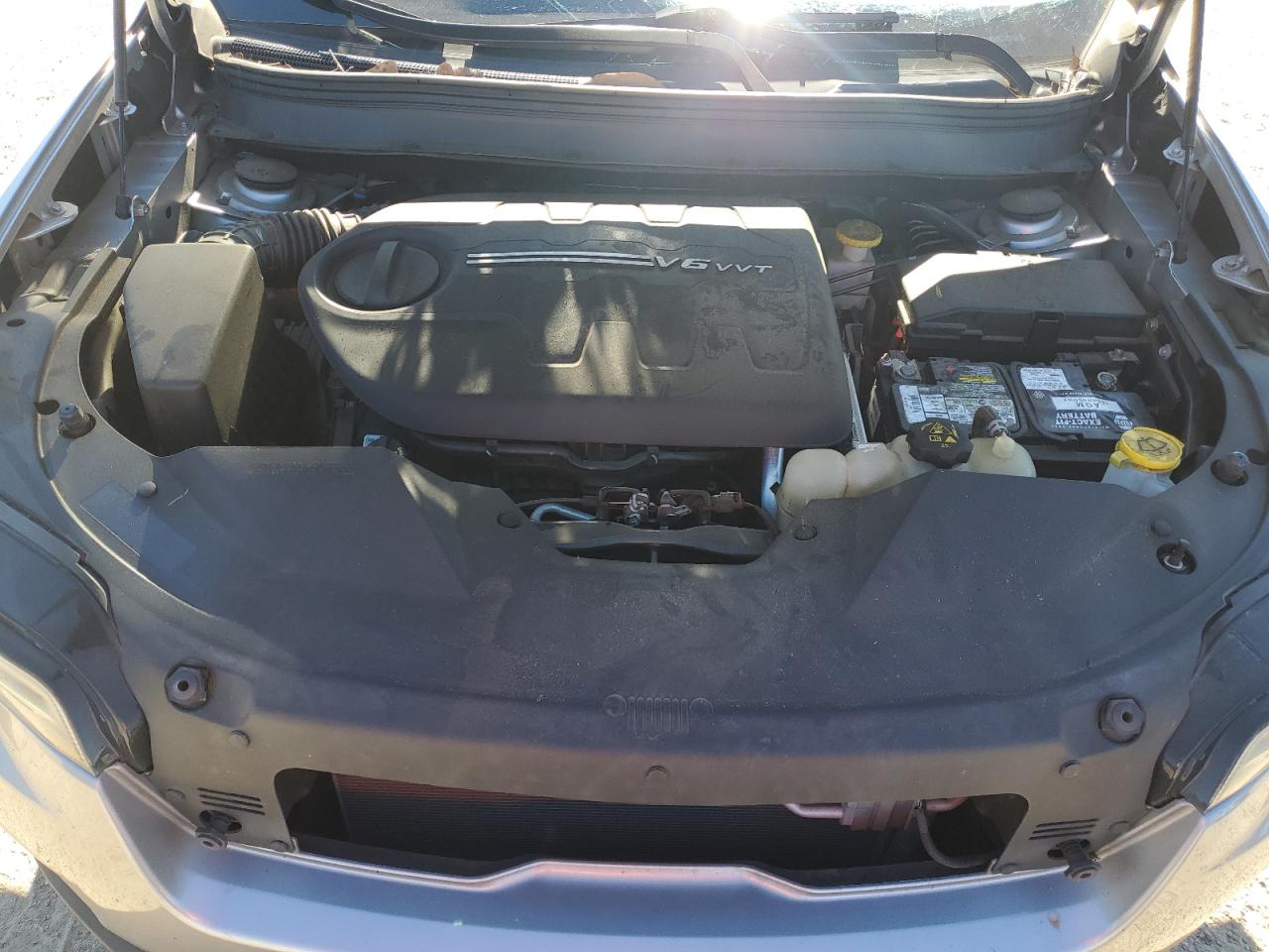 2019 Jeep Cherokee Latitude Plus VIN: 1C4PJMLX2KD305717 Lot: 91061105