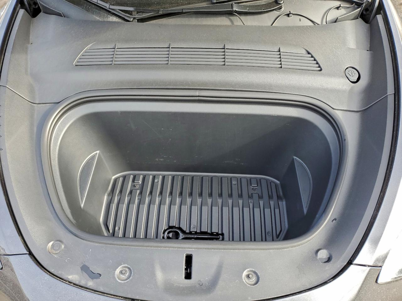 2024 Tesla Model Y VIN: 7SAYGDEE5RF024919 Lot: 93491305