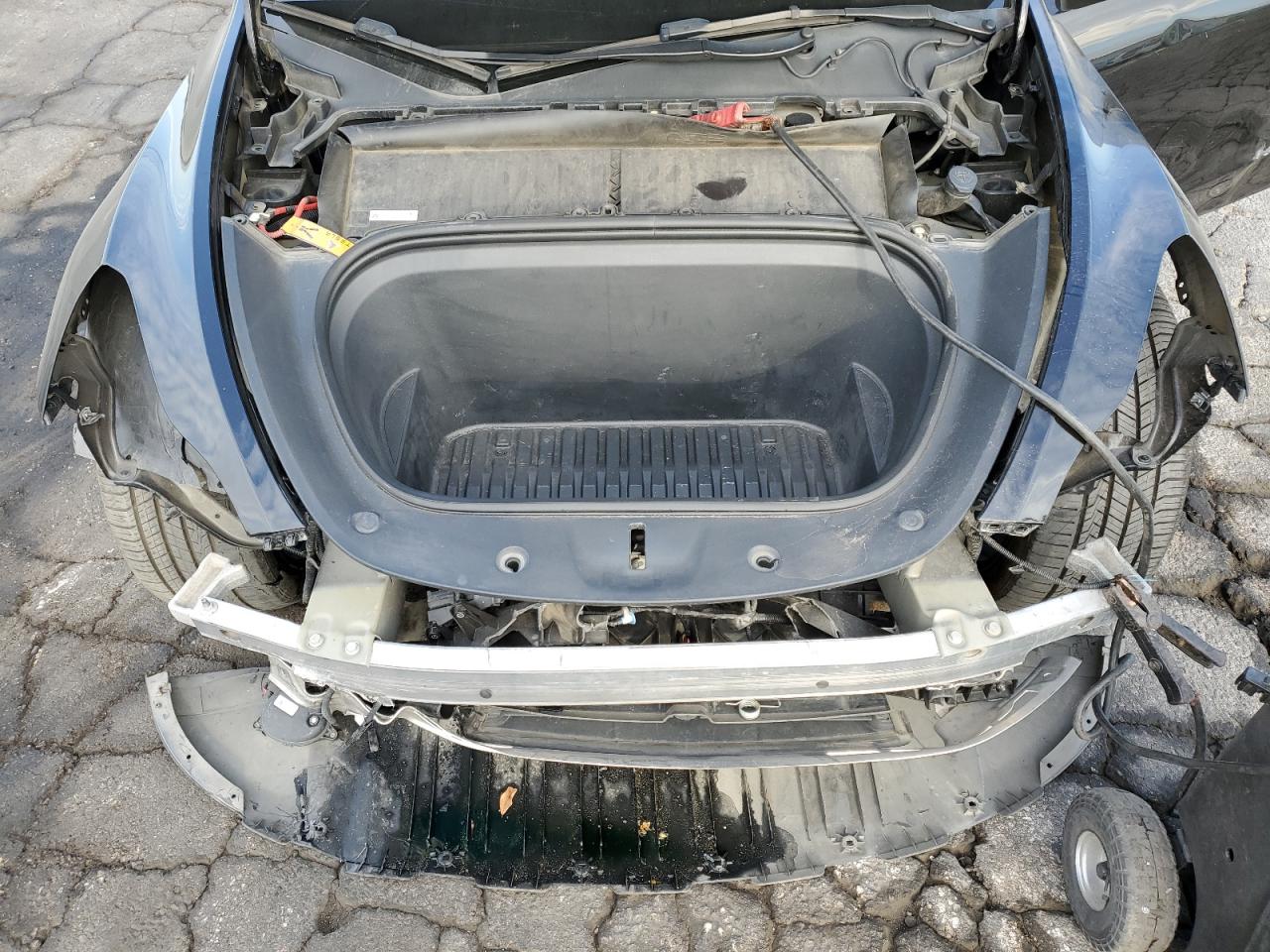 2023 Tesla Model Y VIN: 7SAYGDEF9PF624137 Lot: 92116905