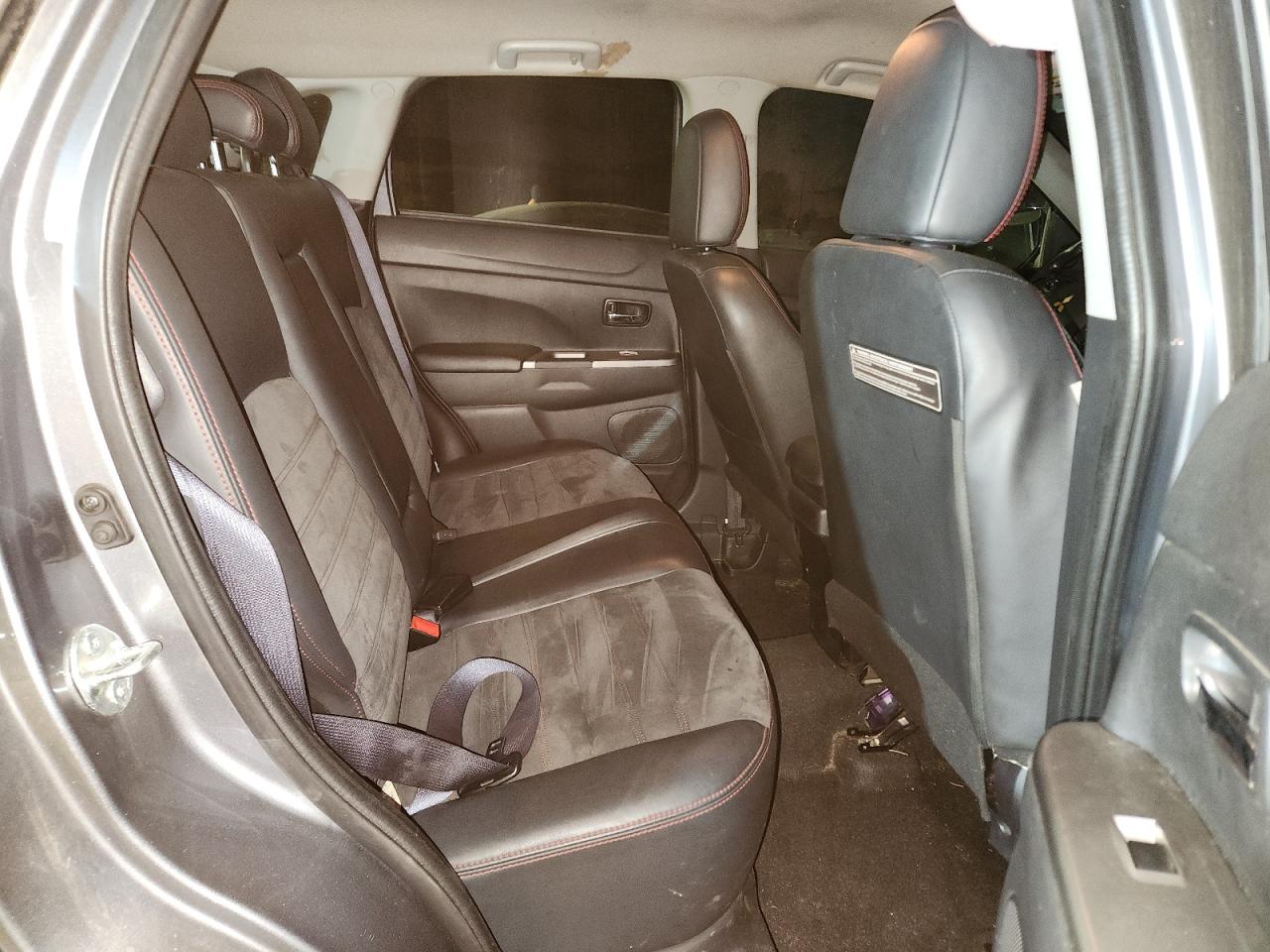 2018 Mitsubishi Outlander Sport Es VIN: JA4AP3AWXJU014898 Lot: 92214015