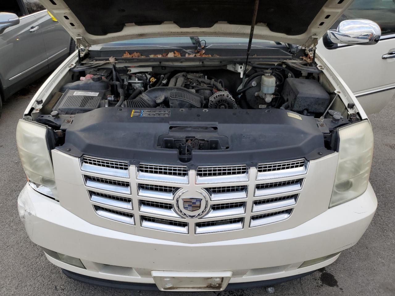 2007 Cadillac Escalade Luxury VIN: 1GYFK63887R408822 Lot: 92607505