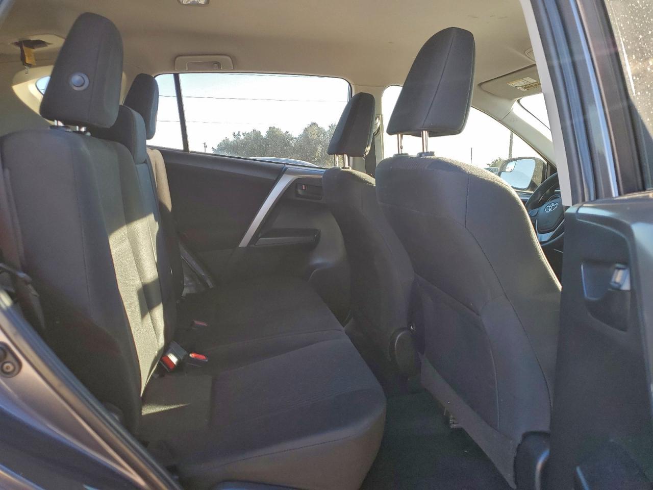 2017 Toyota Rav4 Le VIN: JTMZFREV2HJ700915 Lot: 94109995