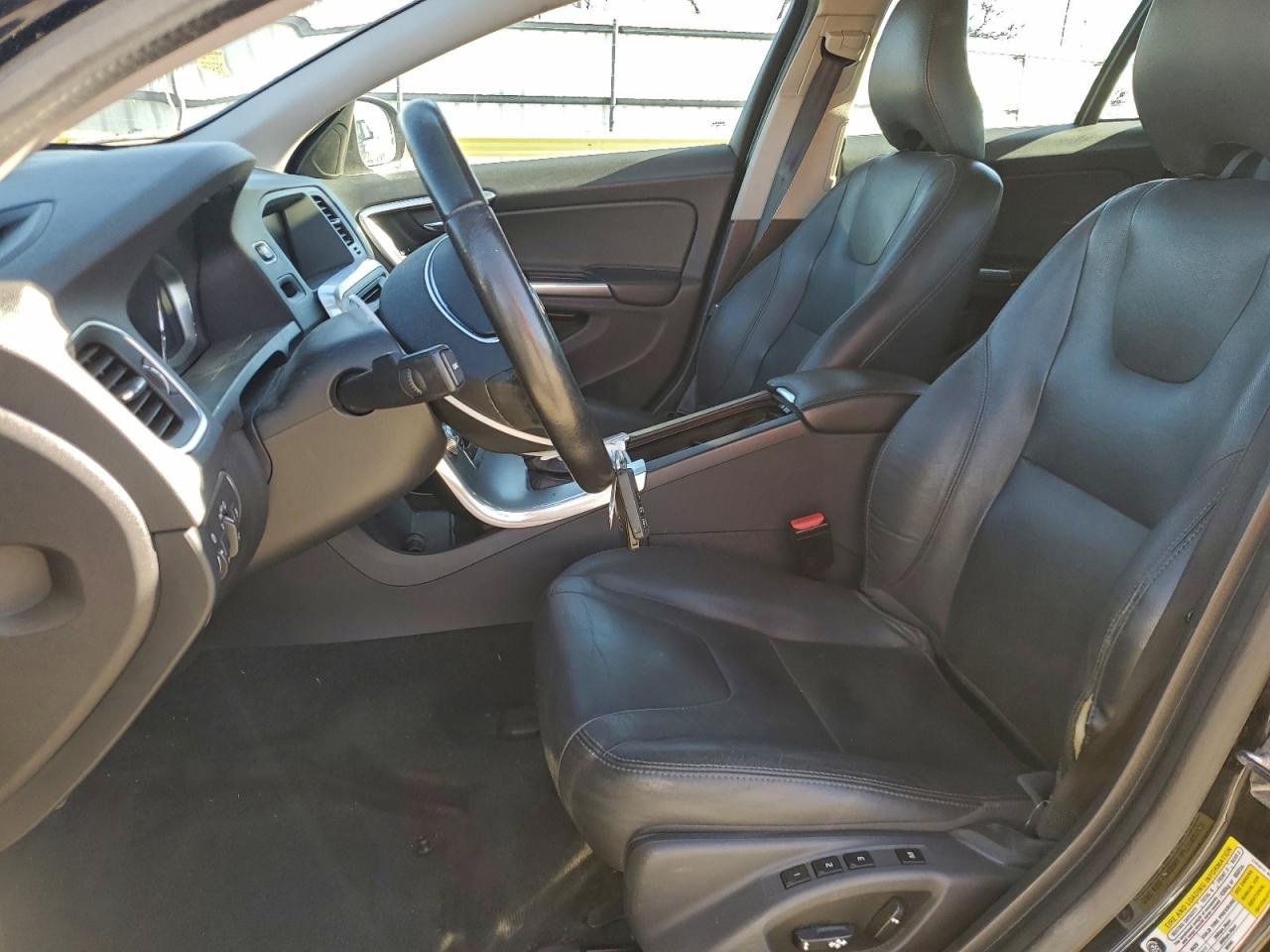 2017 Volvo V60 T5 Premier VIN: YV140MEK7H1372969 Lot: 92765245