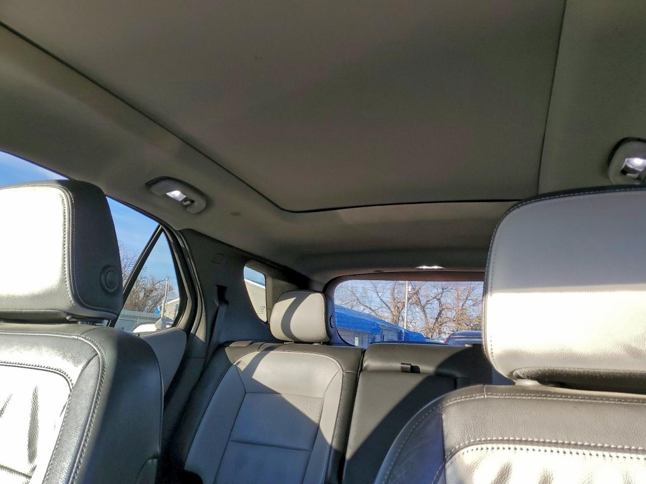 2018 Chevrolet Equinox Premier VIN: 2GNAXWEX8J6197654 Lot: 93916875