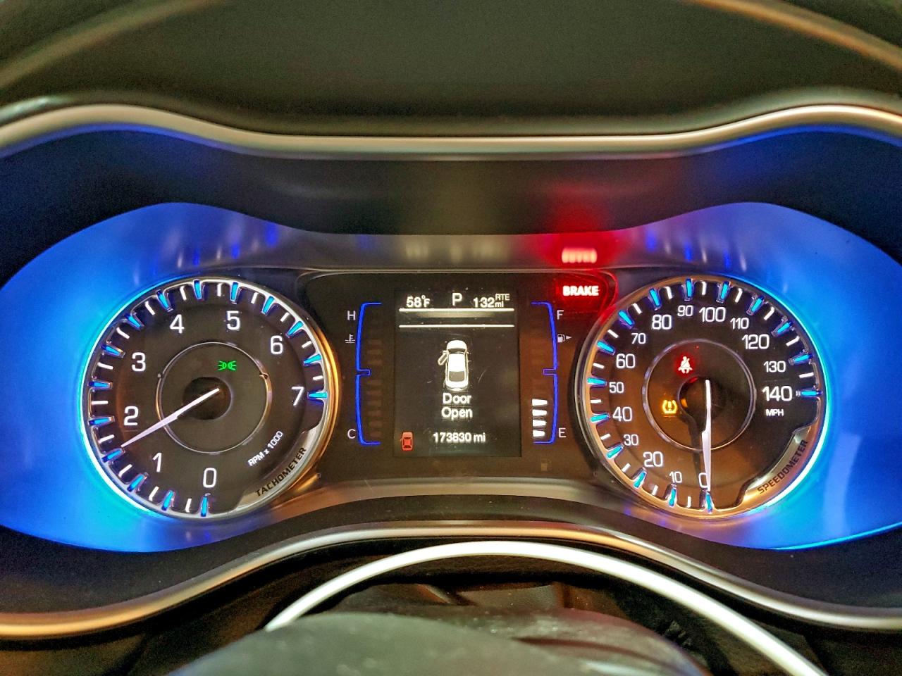 2015 Chrysler 200 Limited VIN: 1C3CCCAB1FN526417 Lot: 93857995