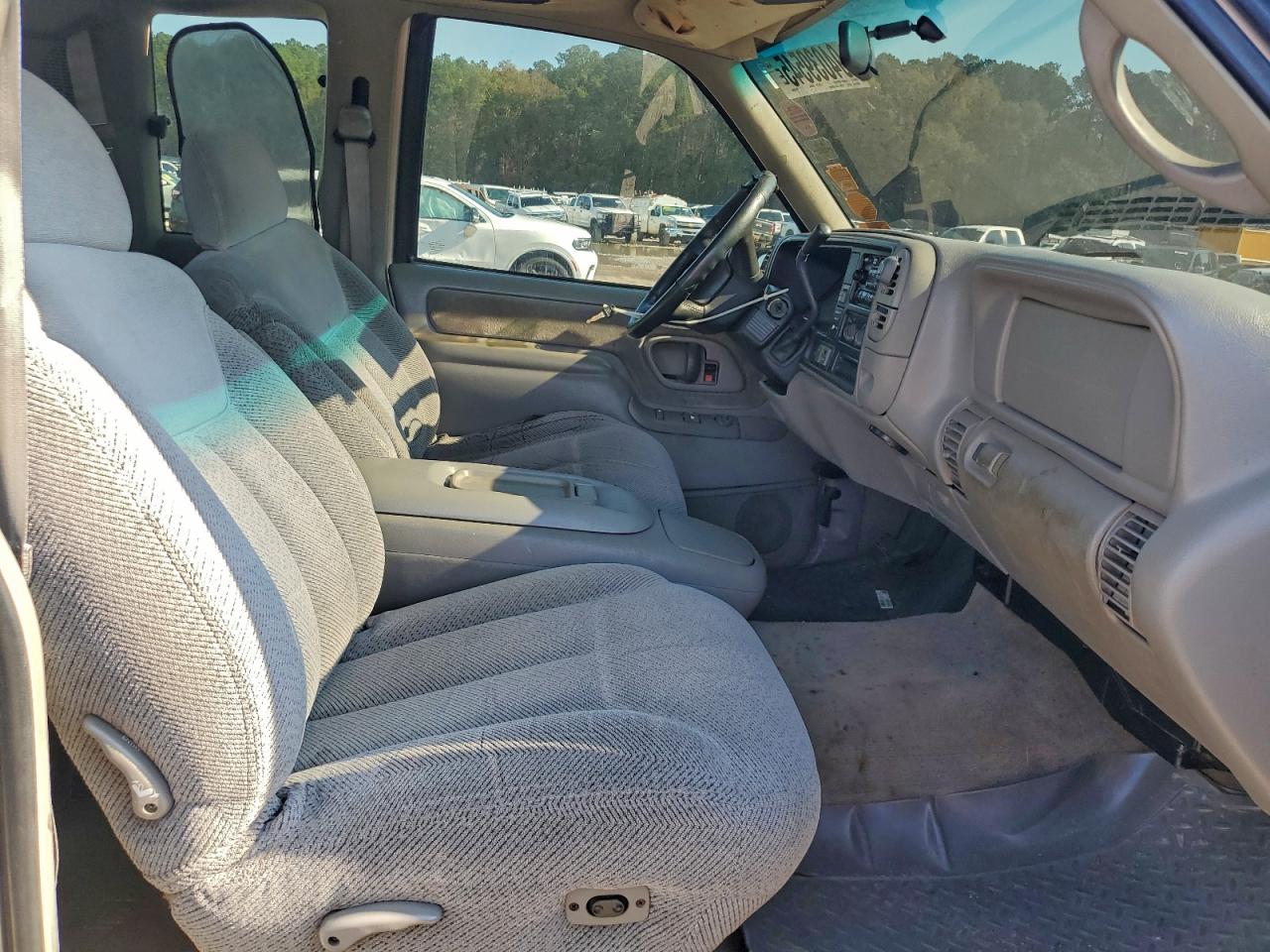 1998 Chevrolet Gmt-400 K1500 VIN: 2GCEK19R3W1269405 Lot: 94039545